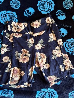 No Boundaries Navy Floral Pull-On Athletic Shorts